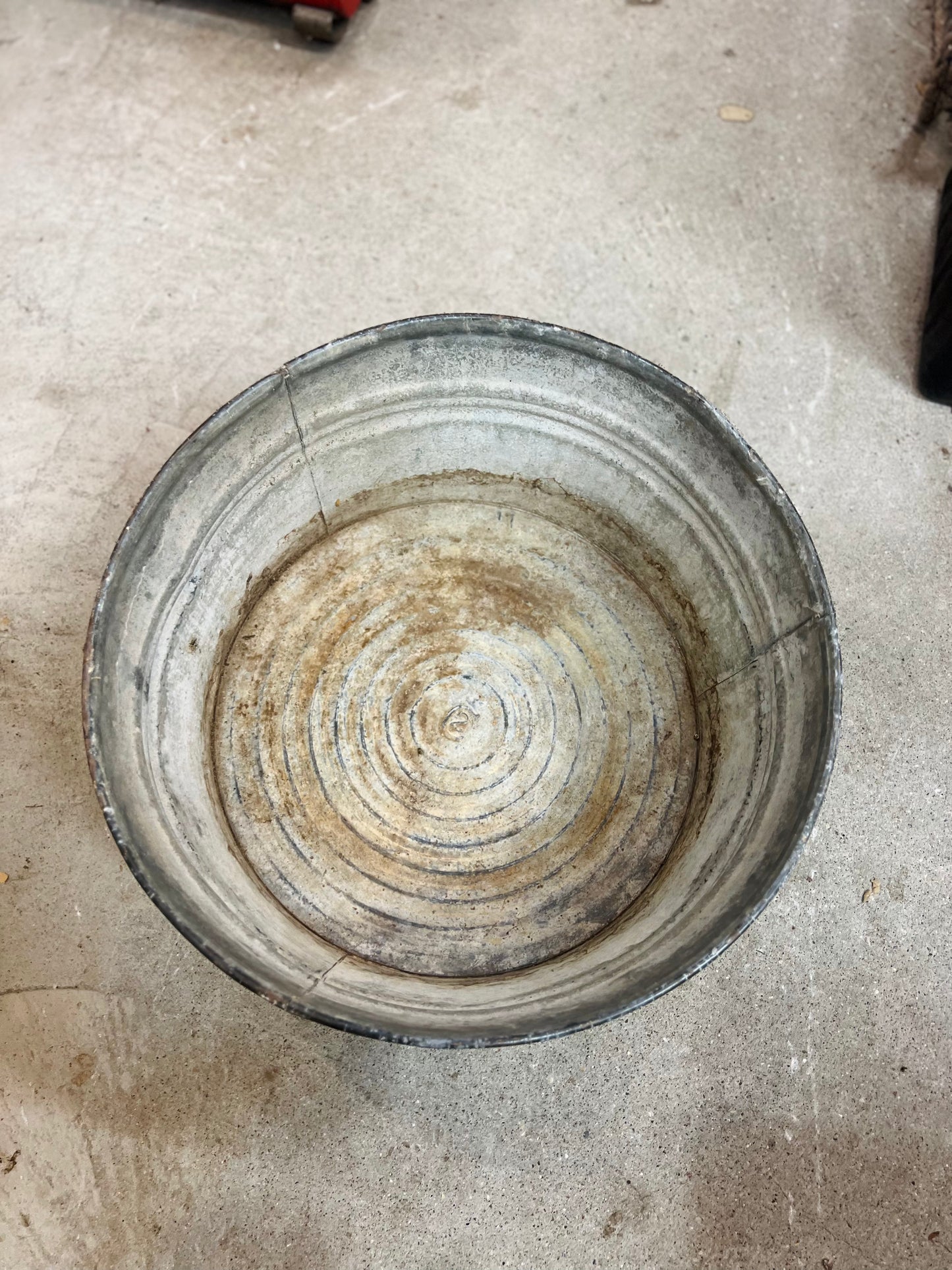 Vintage Galvanized Wash Tub No. 2 - 21"