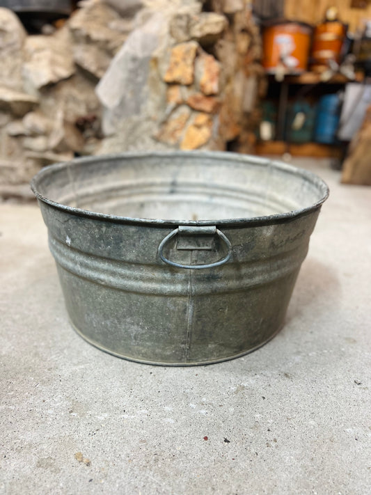Vintage Galvanized Wash Tub No. 2 - 21"