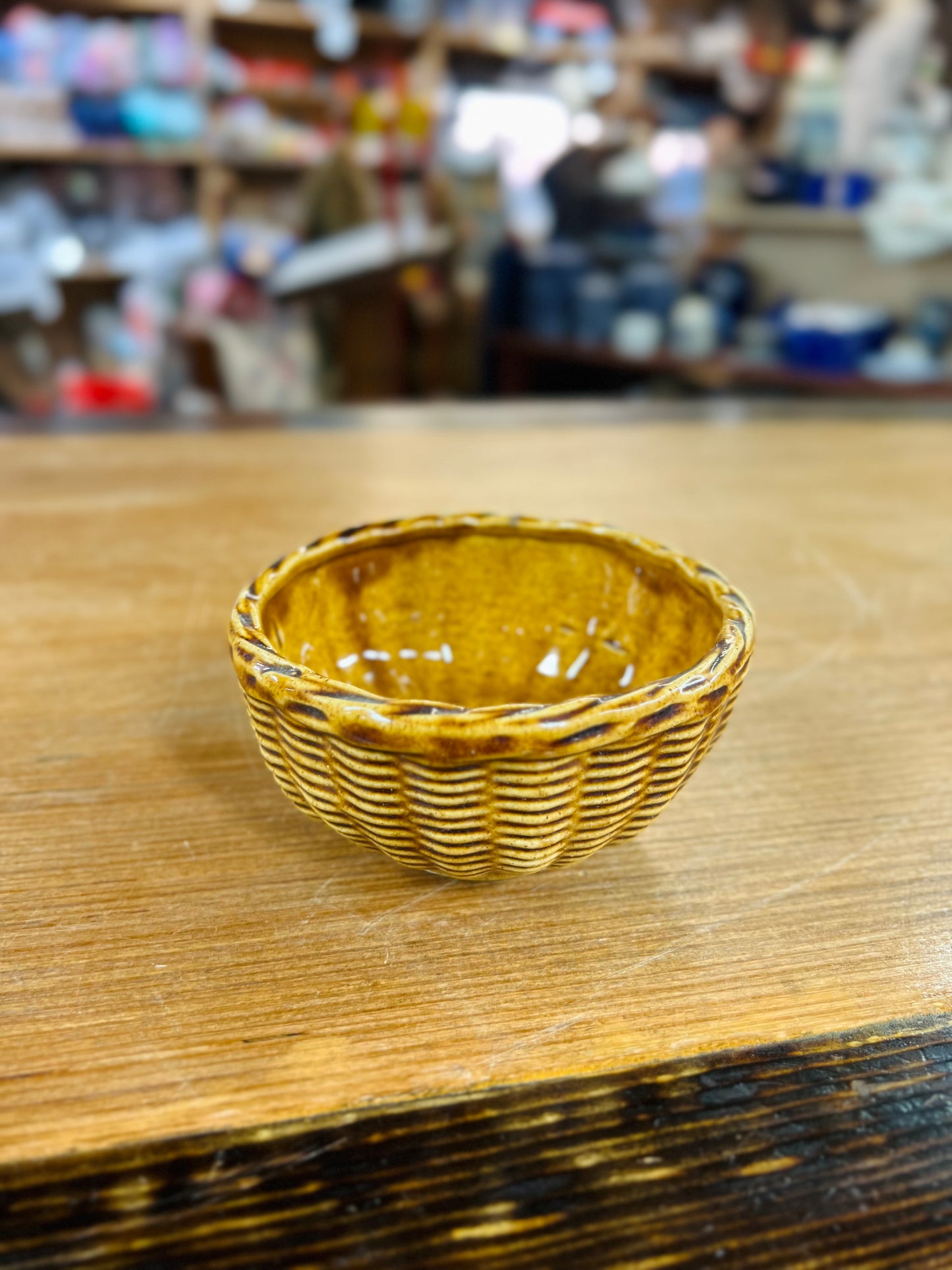 Vintage "Basket Weave" Ceramic Mammoth Cave, Kentucky Bowl