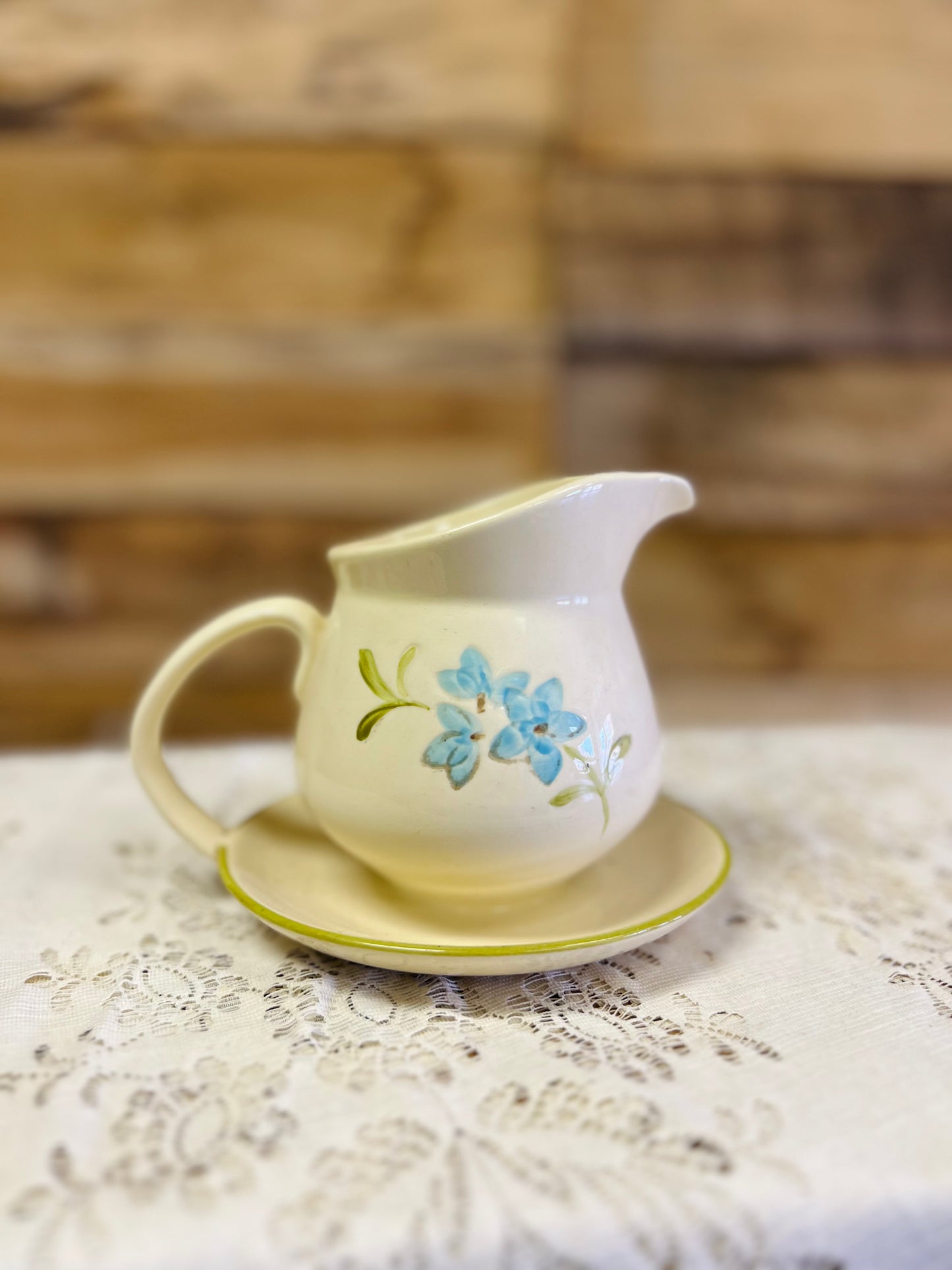 Vintage 1960s Franciscan Daisy Gravy Boat