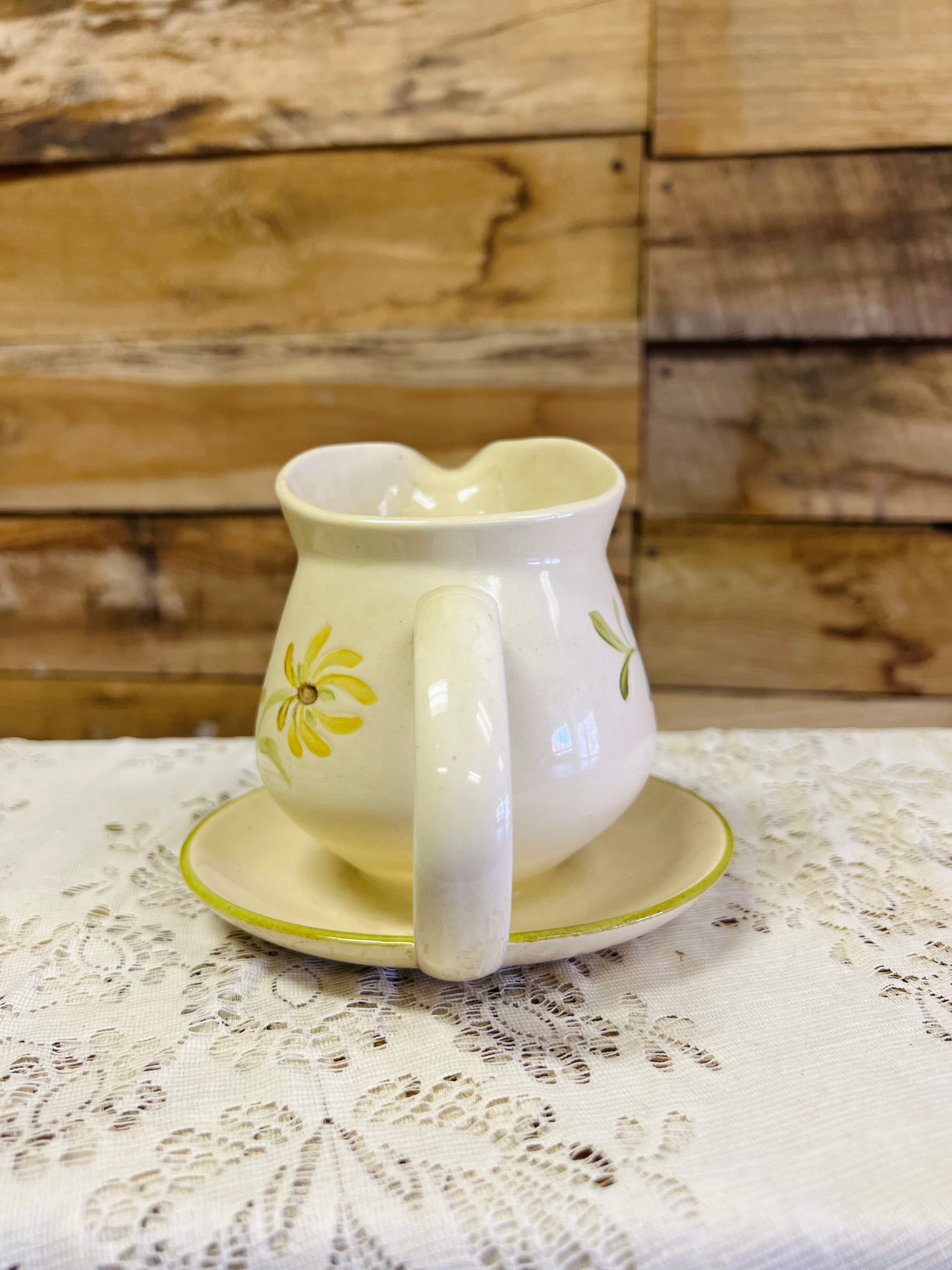 Vintage 1960s Franciscan Daisy Gravy Boat