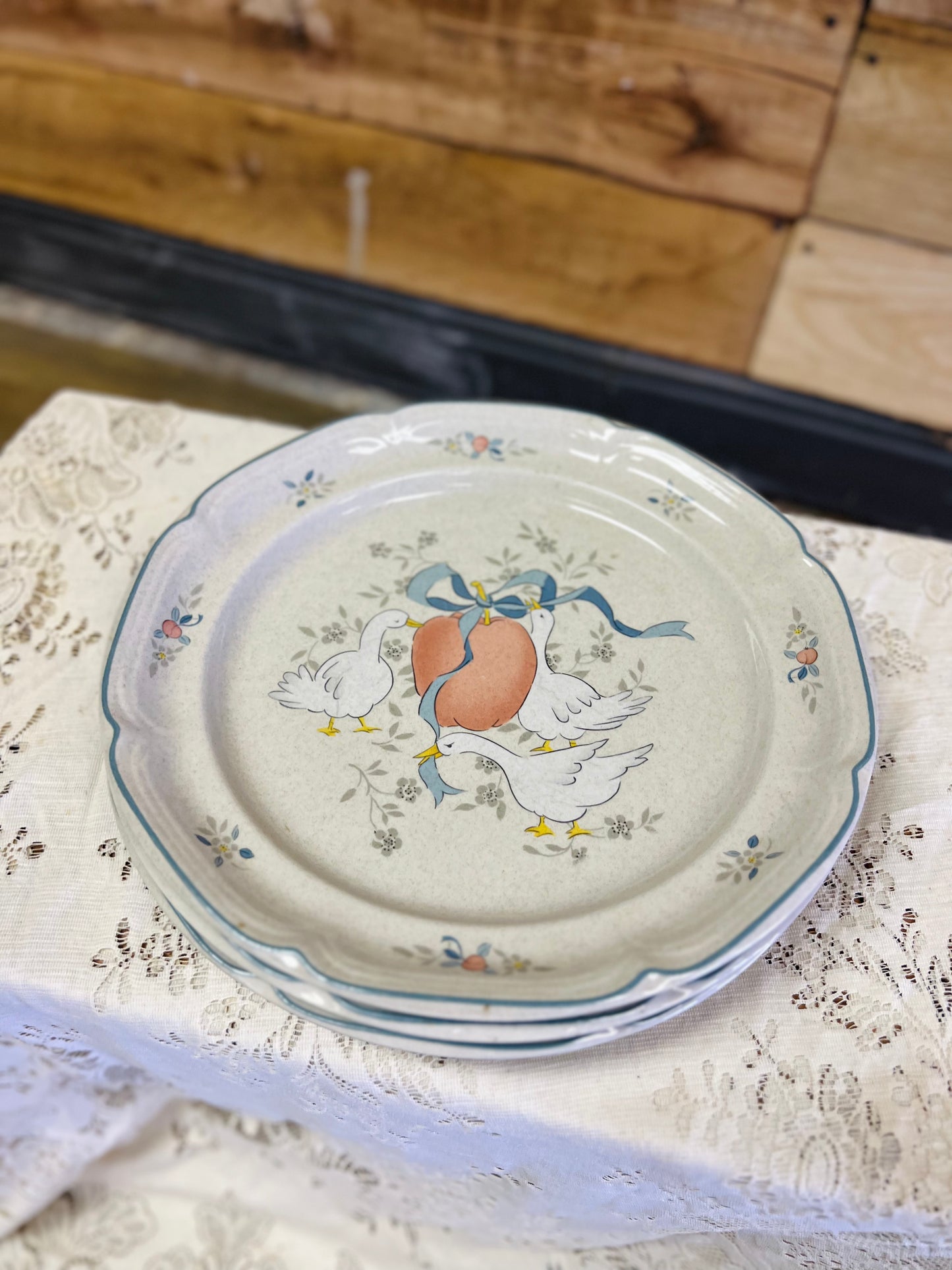 Vintage International Marmalade Geese Dinner Plates - Set of 6