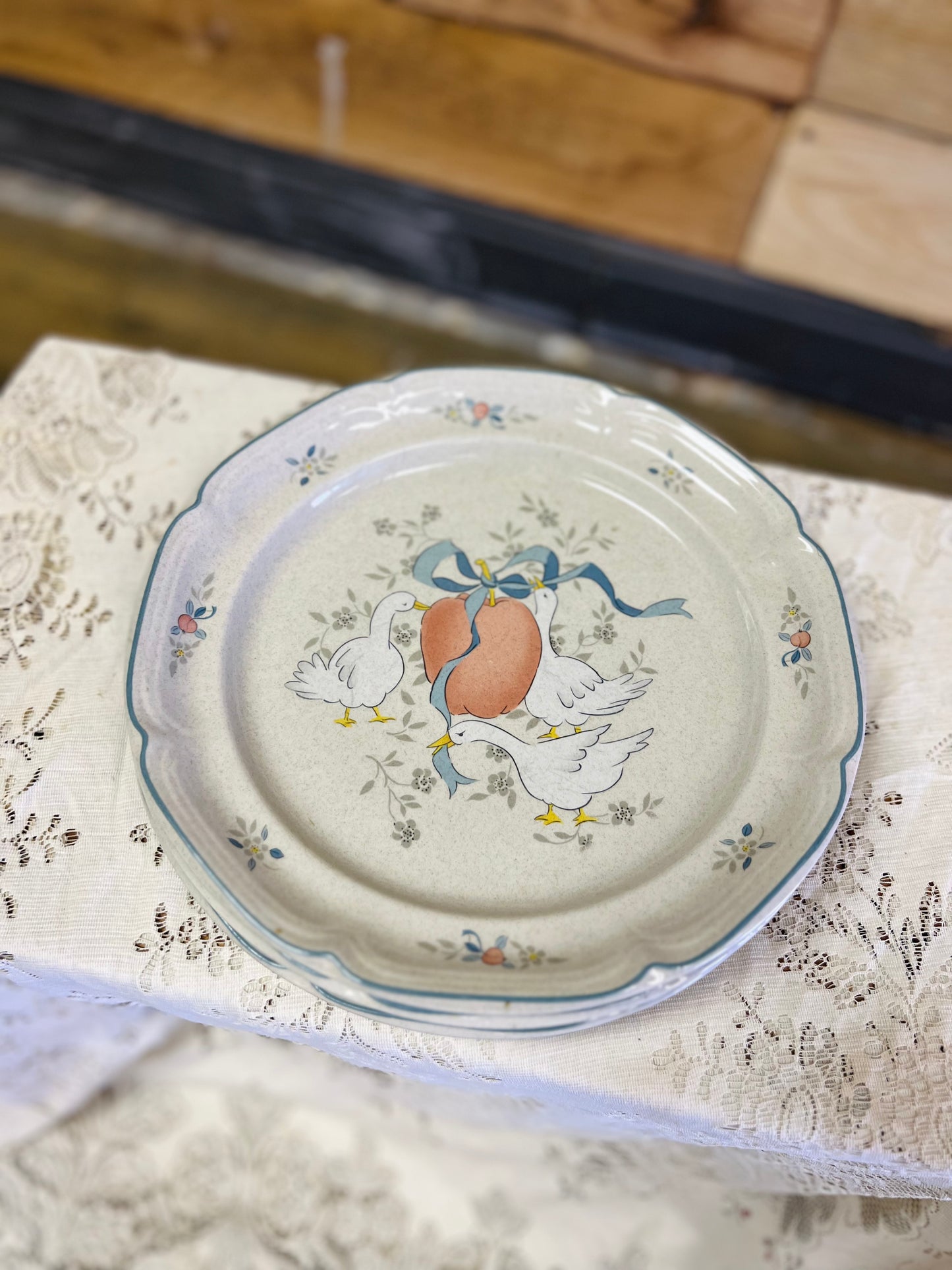 Vintage International Marmalade Geese Dinner Plates - Set of 6