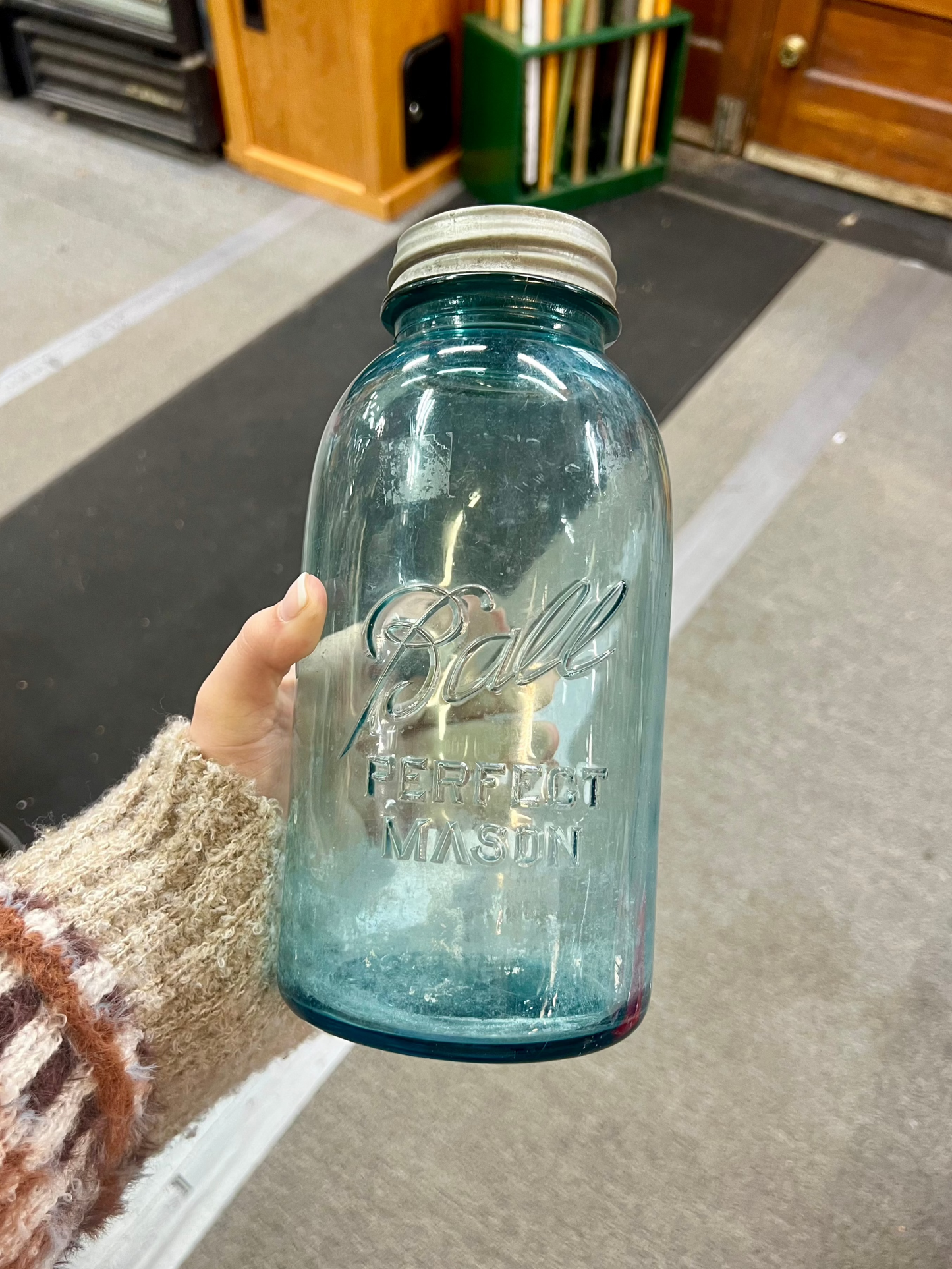 1923-1933 Blue Ball Perfect Mason Jar Half Gallon Zinc lid