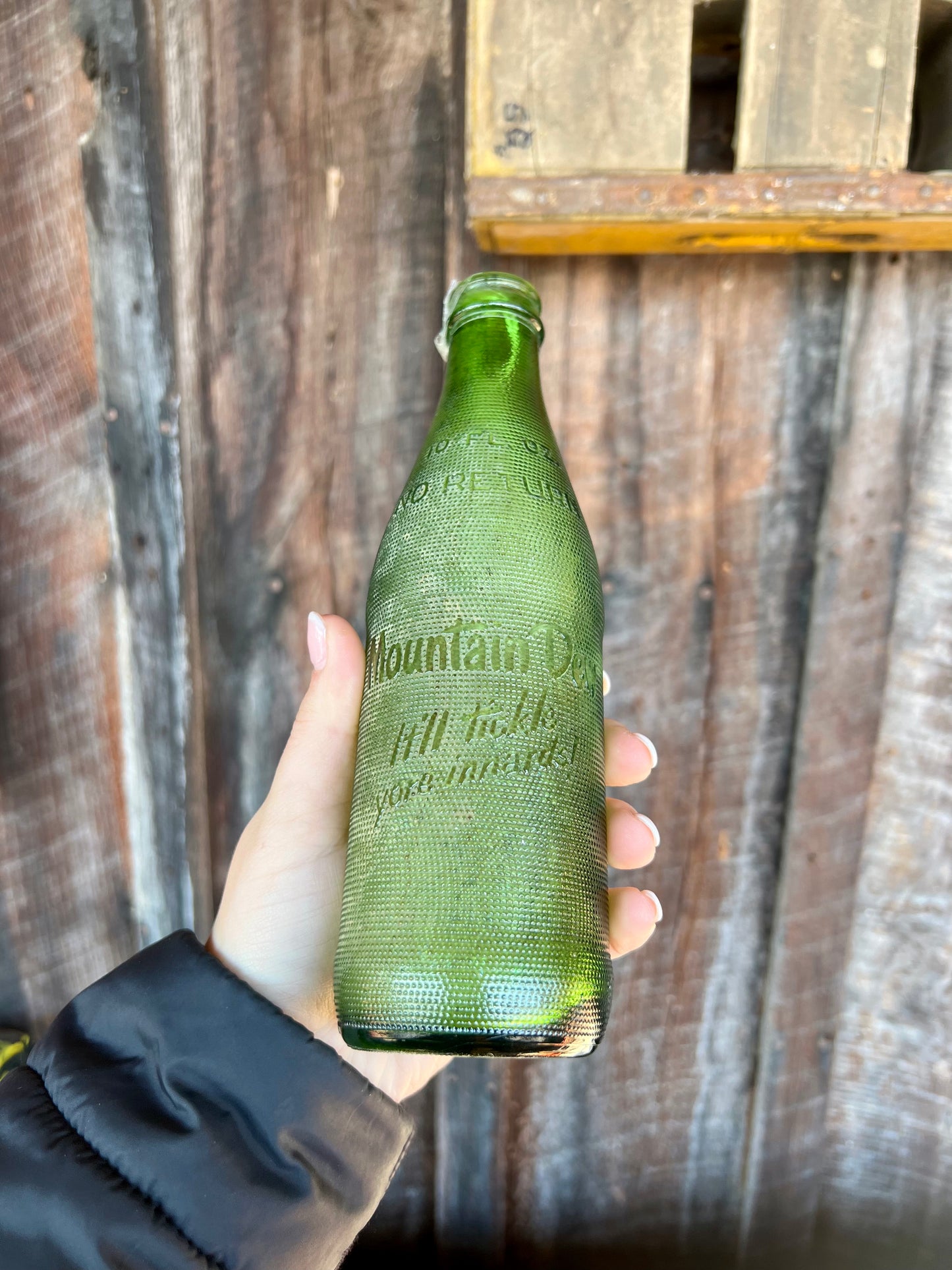 Mountain Dew Textured 10oz Hillbilly "It'll tickle yore innards!" Glass Bottle