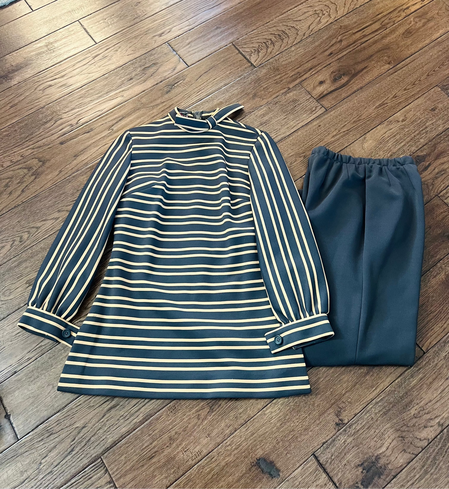 Vintage David Crystal Fashion Tunic and Trousers Set - Size 10