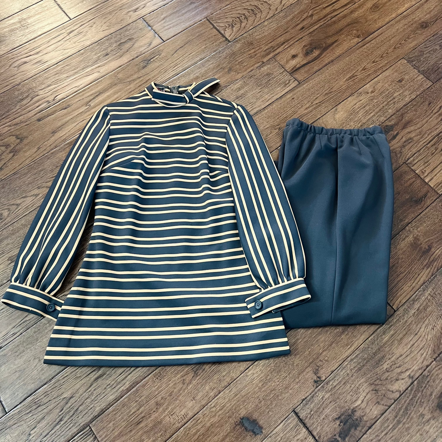 Vintage David Crystal Fashion Tunic and Trousers Set - Size 10