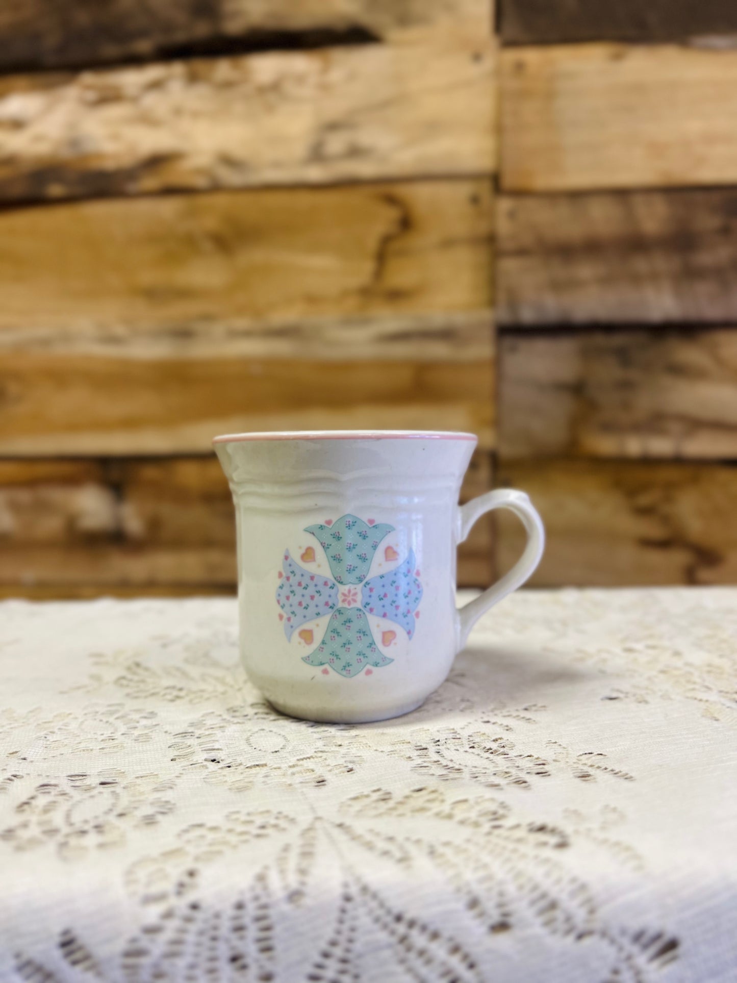 Vintage Gibson Design Flowers and Hearts Mug