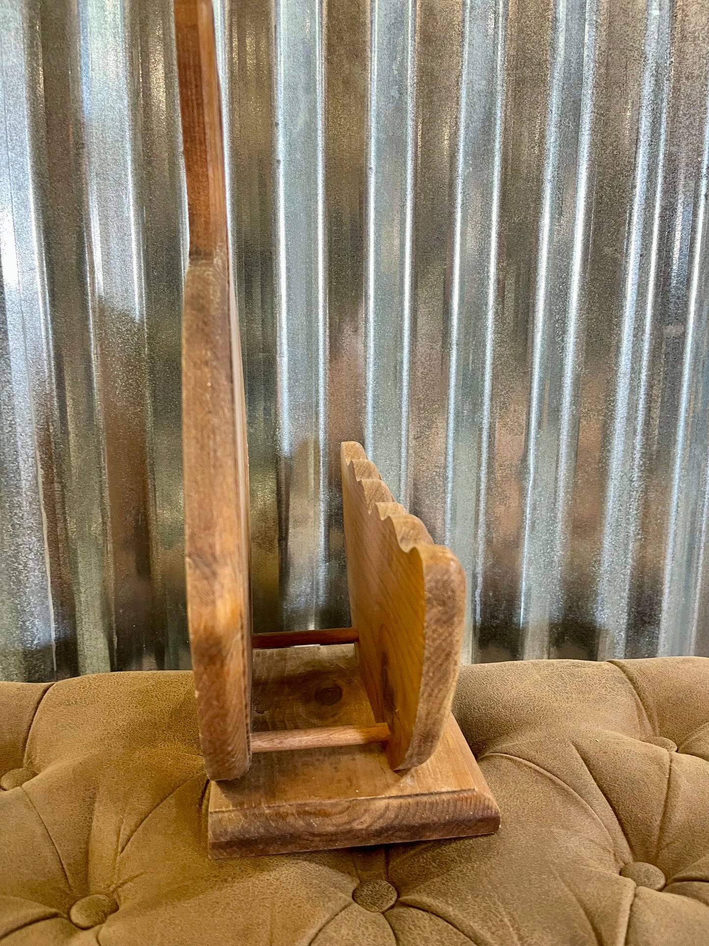 Vintage Wooden "Country China" Plate Holder