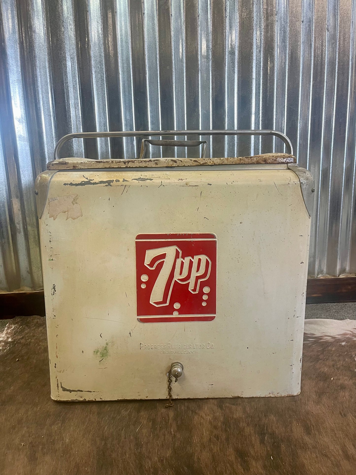 Vintage 1950s 7up Picnic Cooler