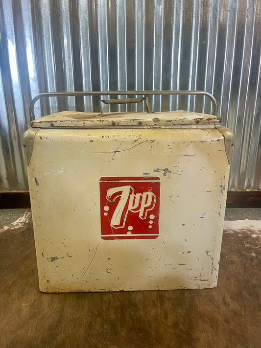 Vintage 1950s 7up Picnic Cooler