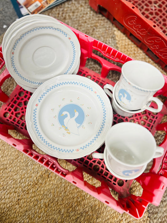 Vintage Stoneware Goose Moonlight 15 Piece Set!
