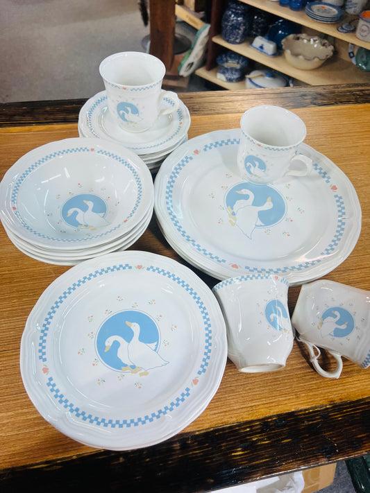 Vintage Stoneware Goose Moonlight 22 Piece Set!