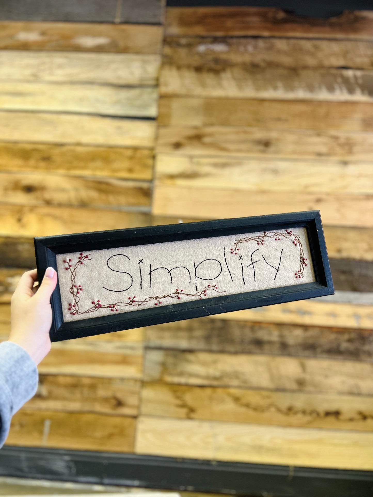 Vintage Primitive Style Simplify Embroidered Sign