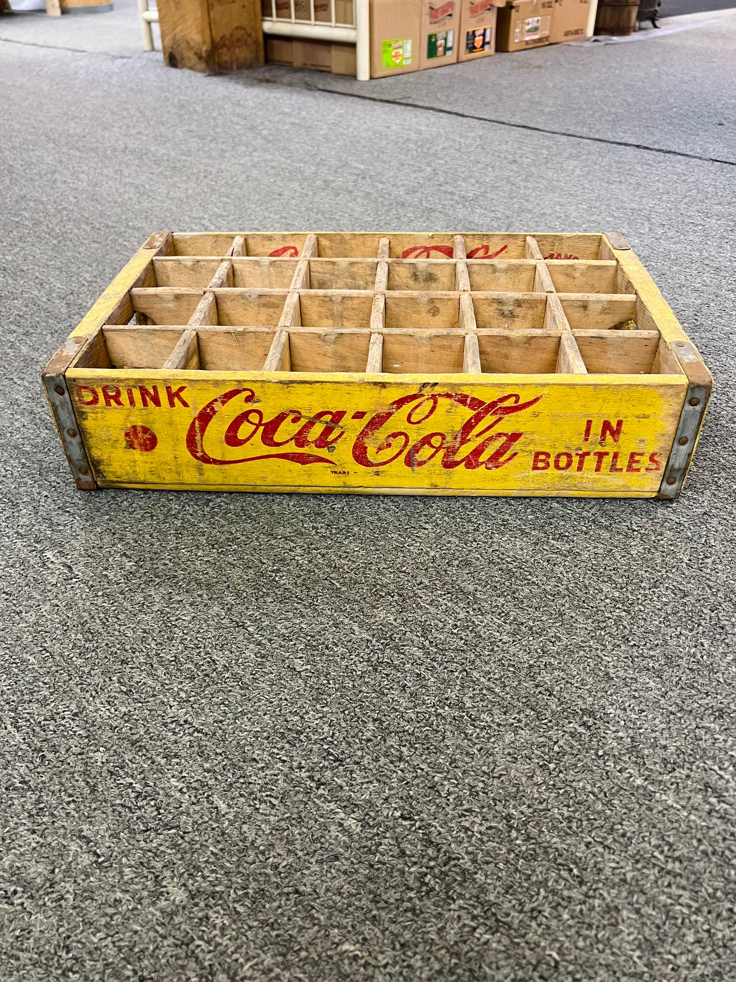 Vintage Yellow Drink Coca Cola in Bottles Chattanooga 1966 Wood Crate 24 bottle, Very Nice