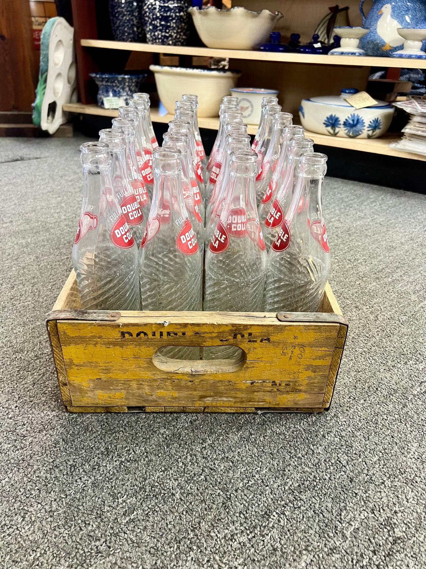 Vintage Yellow Double Cola Wood Crate with 24 of 16oz Bottles Chattanooga TN