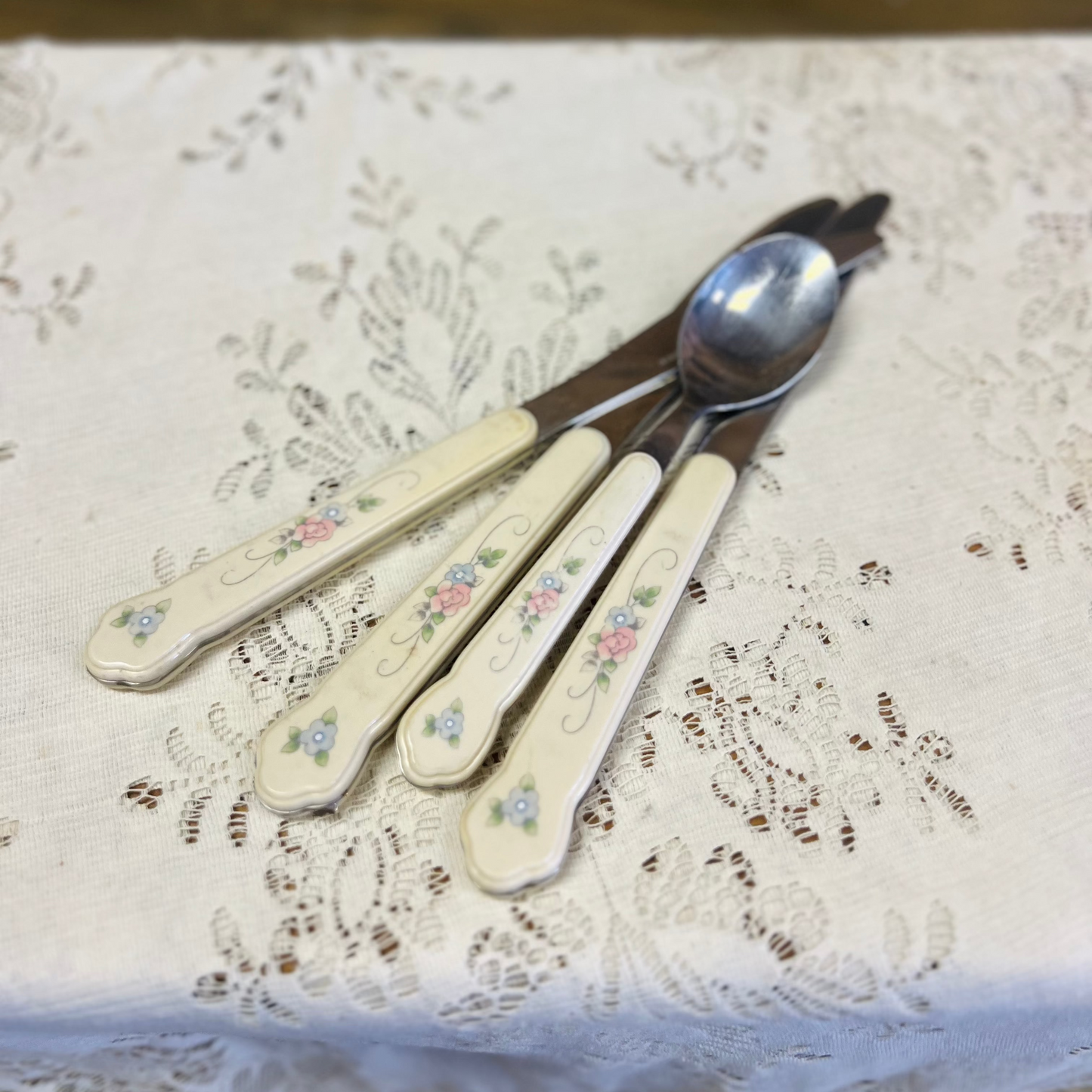 Vintage Pfaltzgraff Tea Rose Stainless Steel Flatware - 3 Knives 1 Spoon