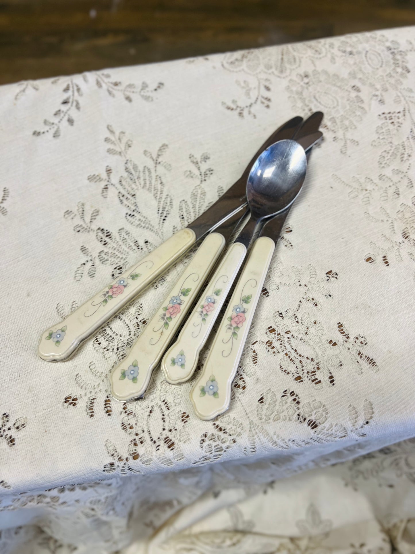 Vintage Pfaltzgraff Tea Rose Stainless Steel Flatware - 3 Knives 1 Spoon