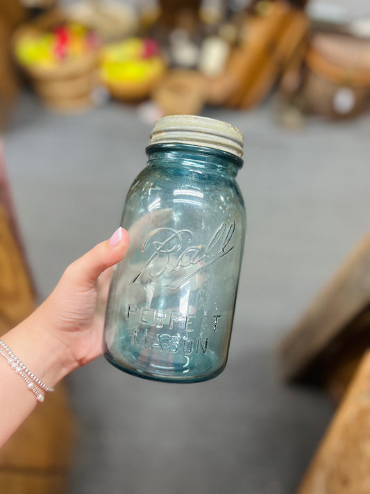 Vintage Ball Perfect Mason Aqua Blue Quart Jar #5 with lid 1910-1923