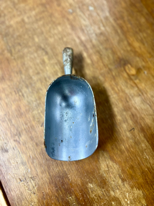 Vintage Small Alumninum Scoop
