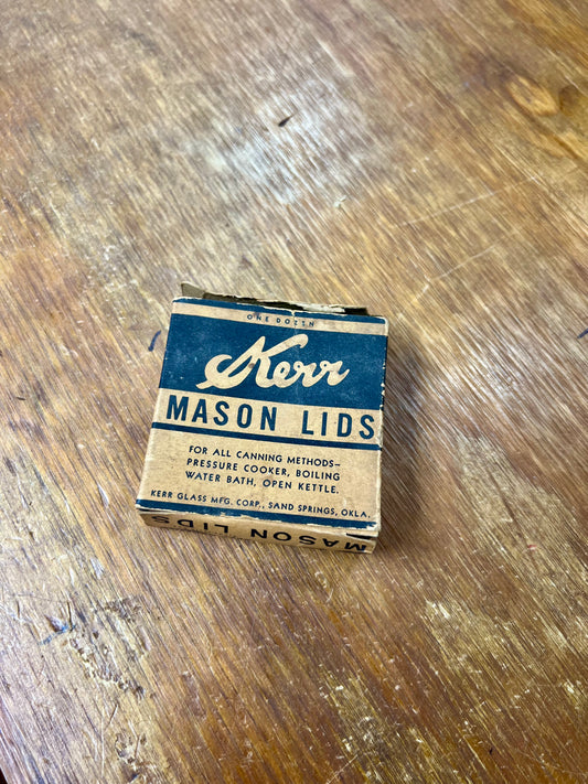 Vintage Kerr Mason Lids Box with 4 lids in box