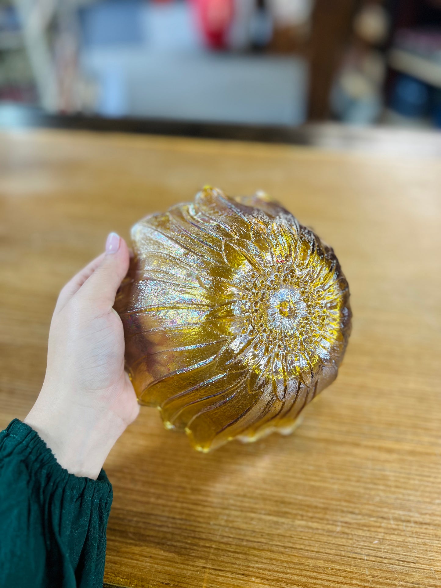 Vintage Indiana Carnival Glass Marigold Flower Bowl