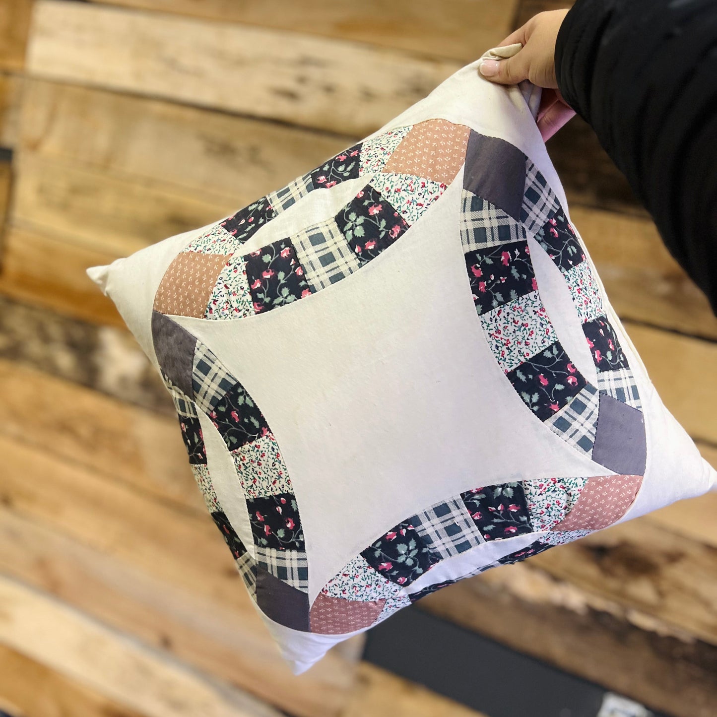 Vintage Quilt Pillow Wedding Ring Pattern