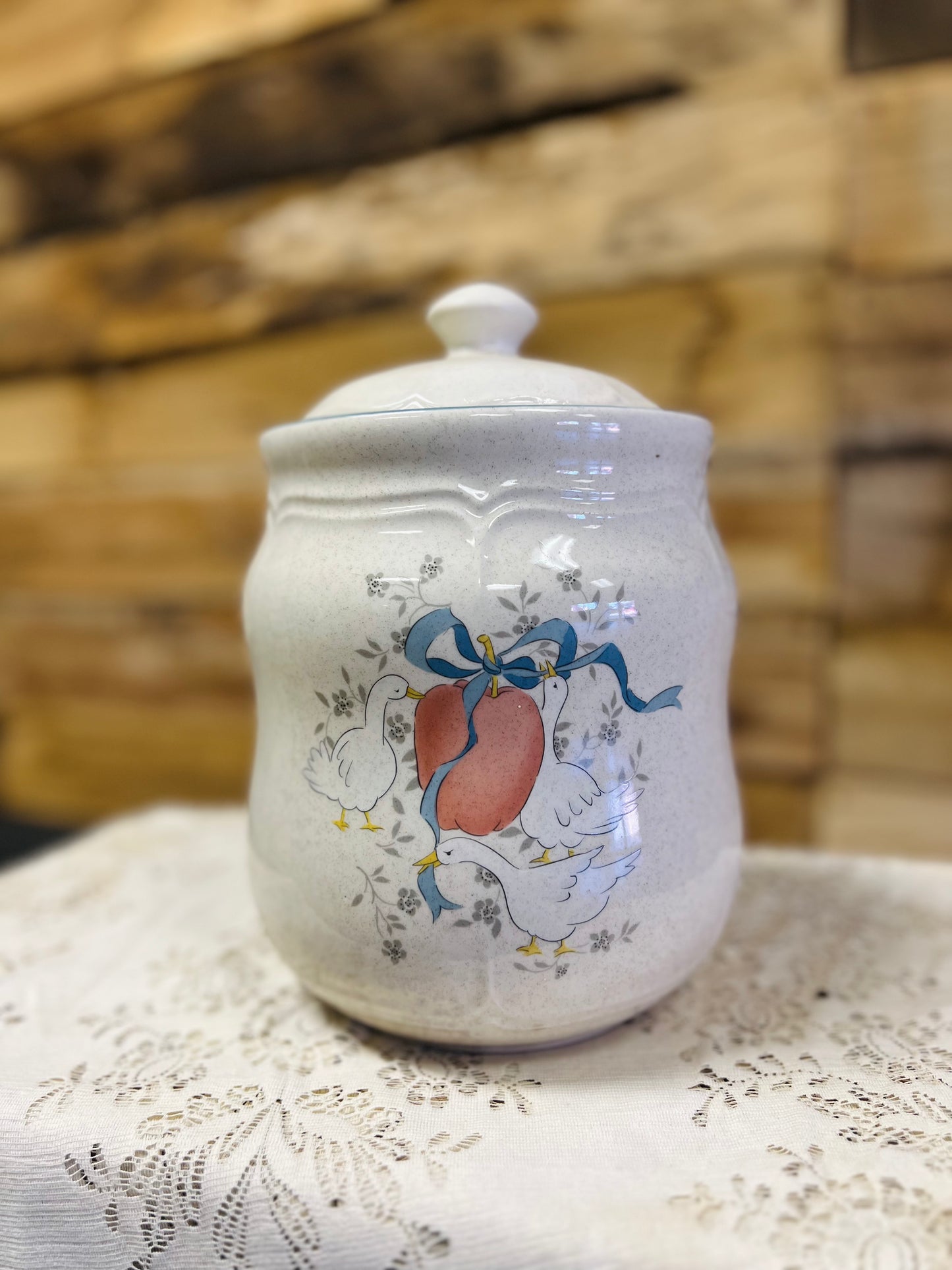Vintage International Marmalade Goose, Apple, and Bow Cookie Jar