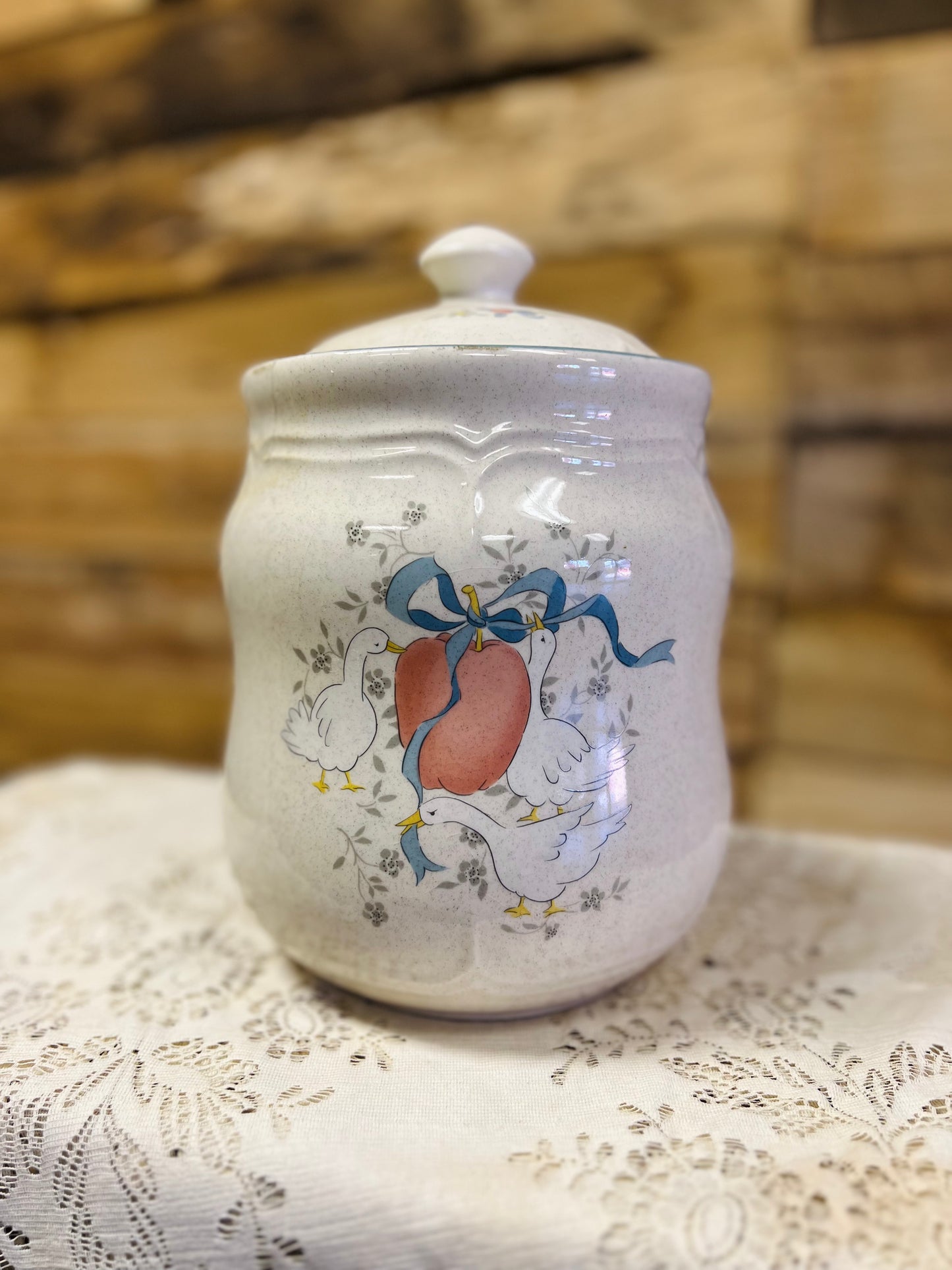 Vintage International Marmalade Goose, Apple, and Bow Cookie Jar