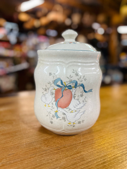 Vintage International Marmalade Goose, Apple, and Bow Cookie Jar