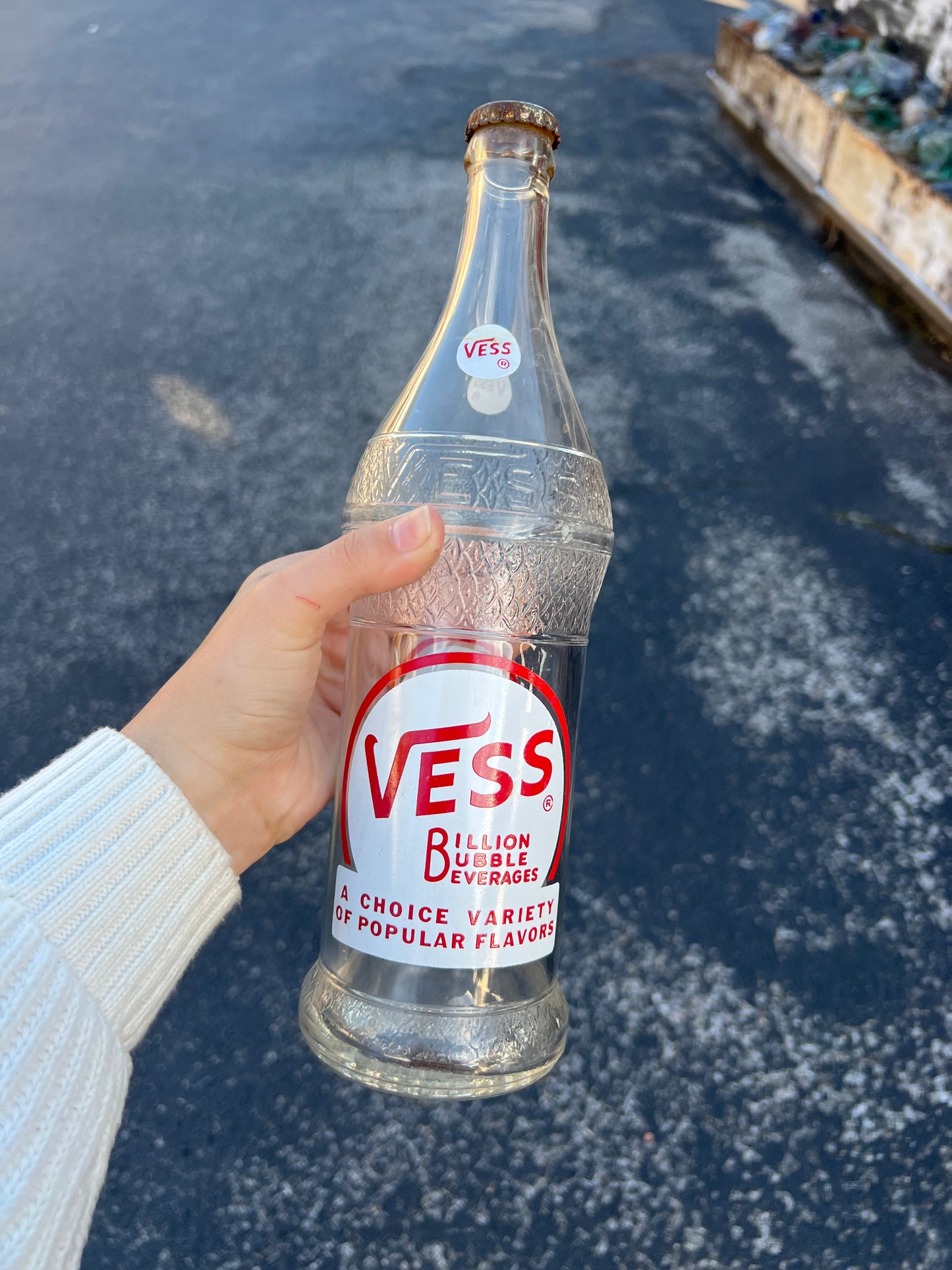 Vintage Vess Billion Bubble One Pint 8oz Bottle - 1950's